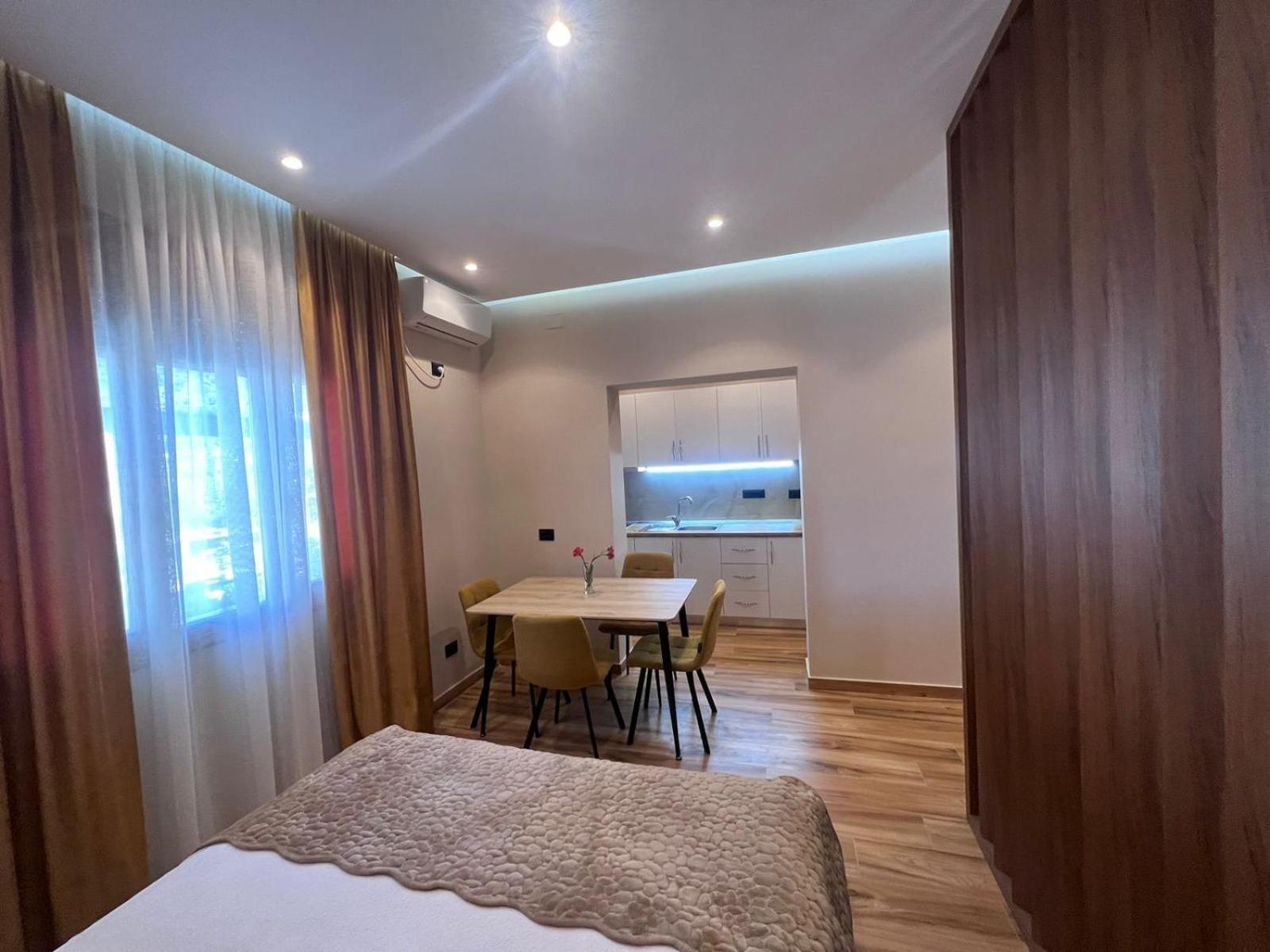 Vila Magis Vlorë エクステリア 写真