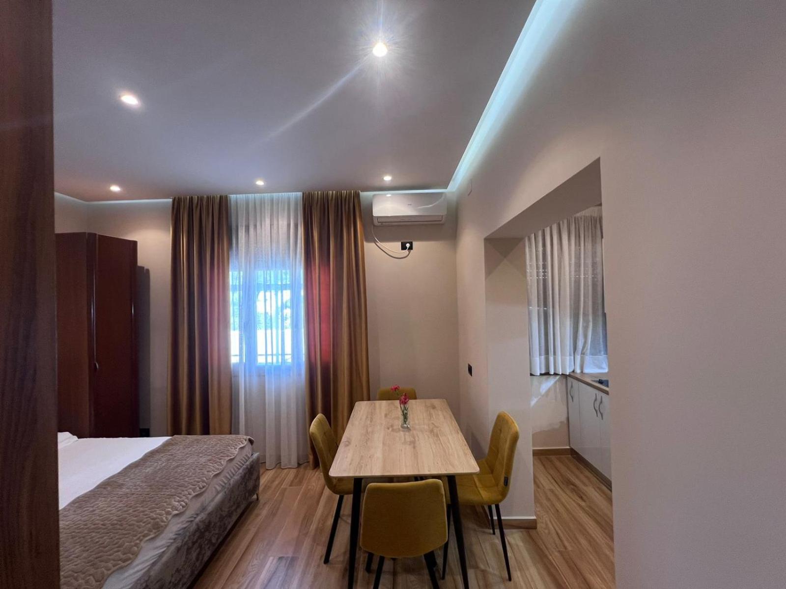 Vila Magis Vlorë エクステリア 写真